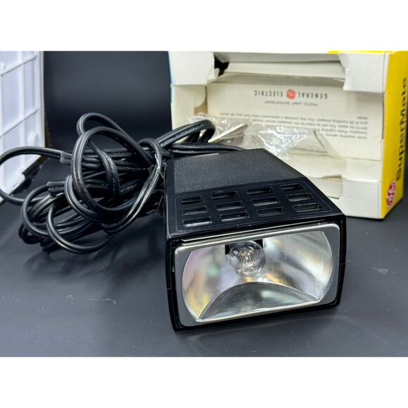 SuperMate‎ Movie Light For Super 8 Cameras - Picture 7 of 9